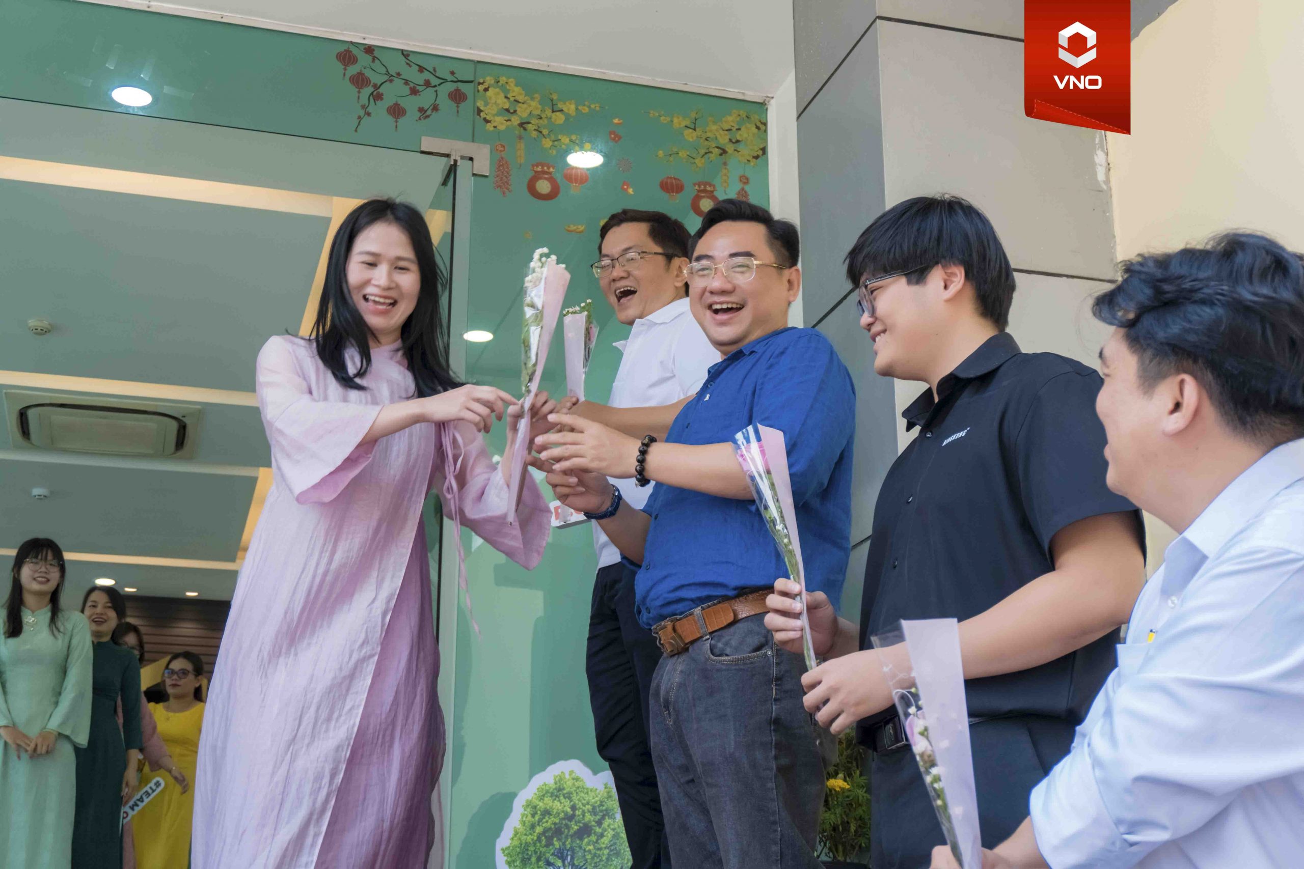 vno-chuc-mung-ngay-8-3